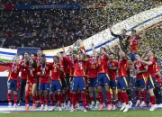 米兰体育官网-欧国联赛中双方球队实力强劲，对决激烈