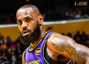 米兰百家乐-湖人不敌小牛，詹姆斯单节12投1中遭质疑