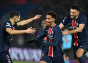 米兰体育app入口-巴黎圣日耳曼以4-2击败里尔，重夺法甲榜首位置