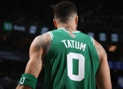 米兰体育网页版-凯尔特人大胜雄鹿，塔图姆关键三分