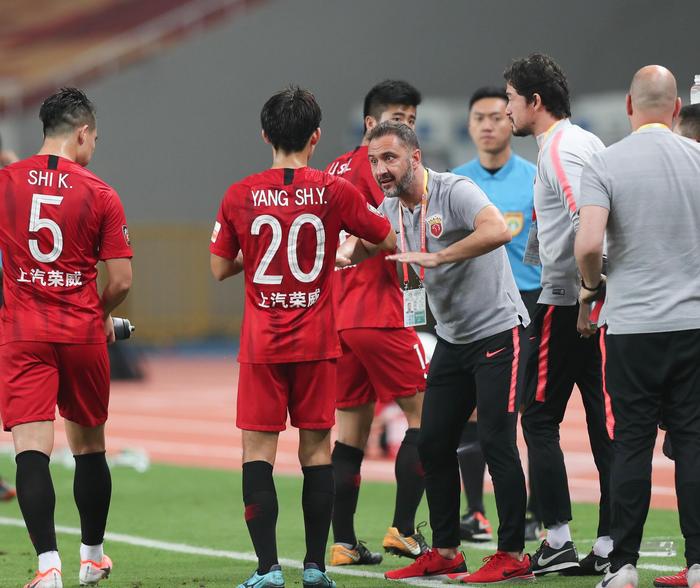 巴西外援突破对手包夹,完成惊世绝杀帮球队取胜 巴西外援突破对手包夹,完成惊世绝杀帮球队取胜