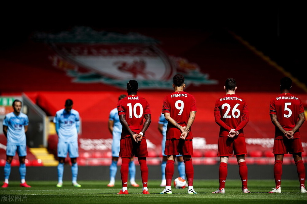 博格巴锋线突围,曼联雄踞领先位置 博格巴锋线突围,曼联雄踞领先位置