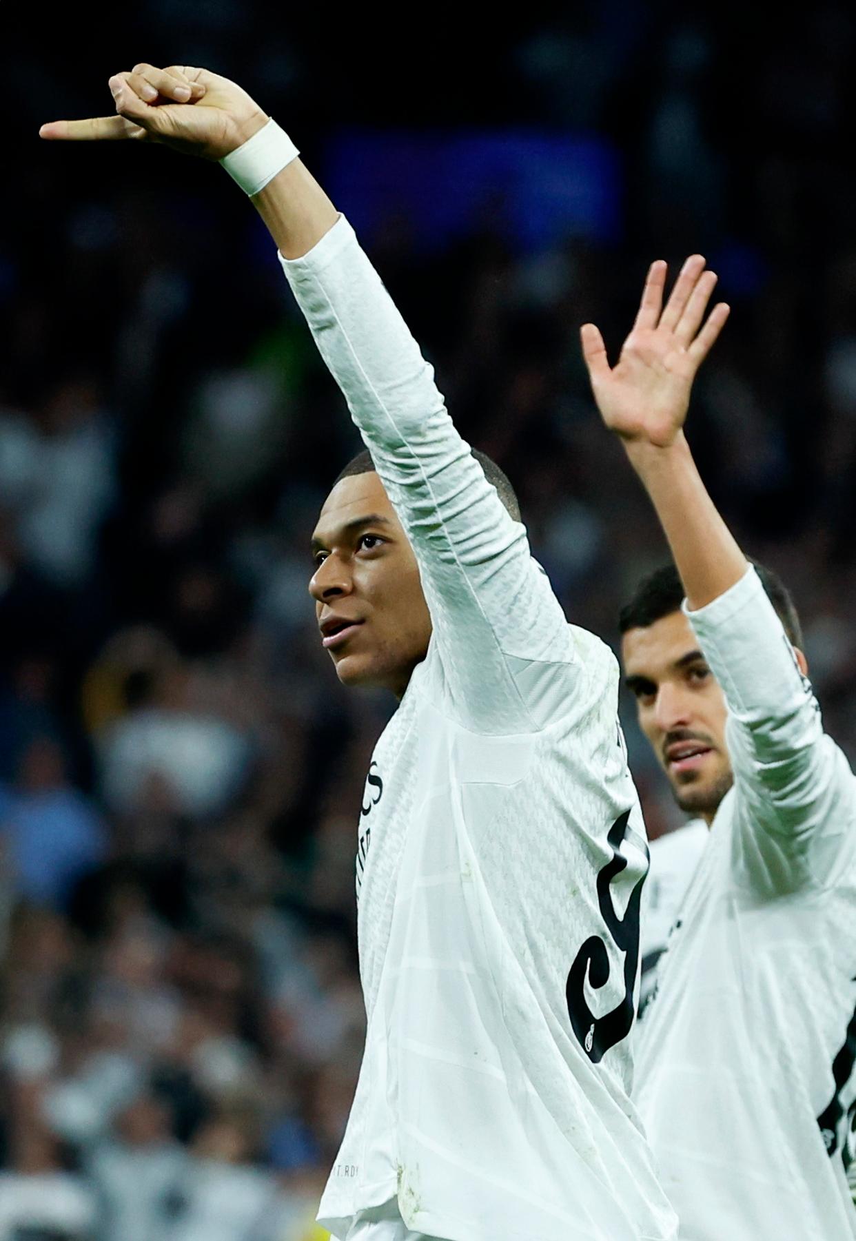 欧预赛瞩目焦点强队巨星炫技踢球