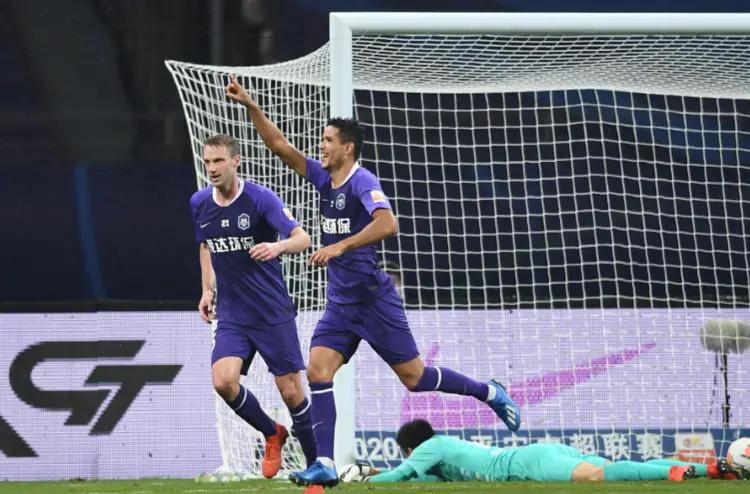 天津泰达对阵大连一方,赛场纷争引人瞩目的简单介绍 天津泰达对阵大连一方,赛场纷争引人瞩目的简单介绍