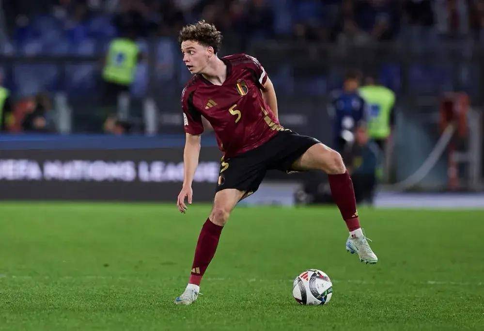 比利时足球新星夺得个人荣誉,点赞无数的简单介绍 比利时足球新星夺得个人荣誉,点赞无数的简单介绍