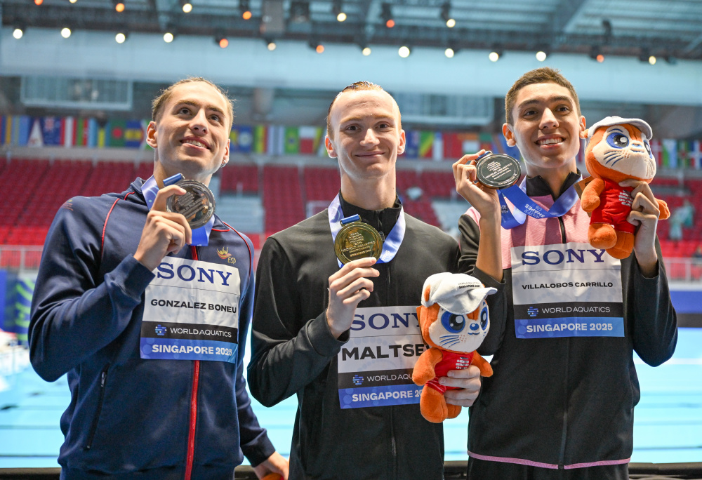 意大利游泳选手风波胜利夺冠