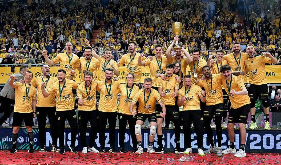 包含波兰逆袭挑战丹麦，欧洲杯强赛势均力敌的词条