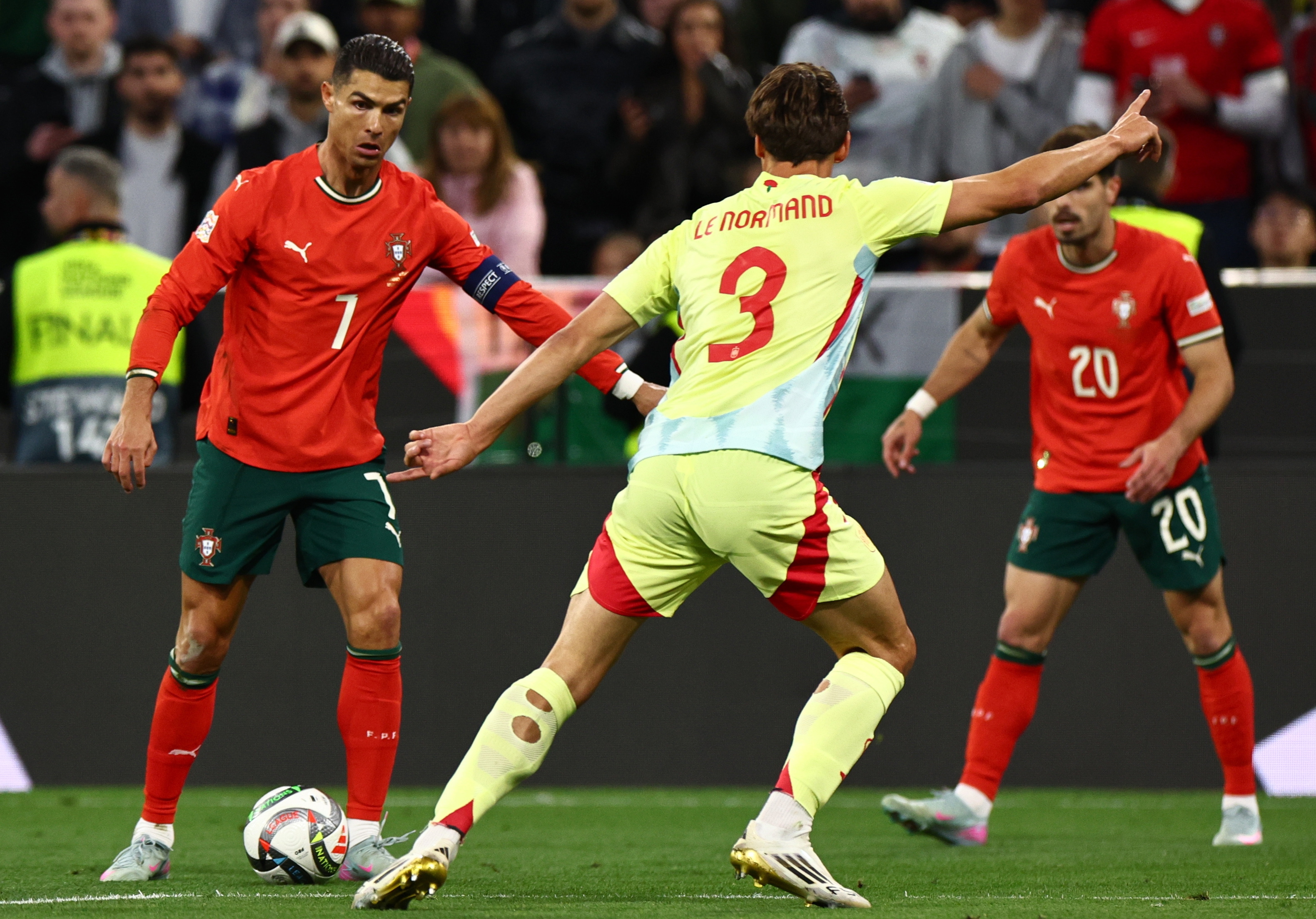 葡萄牙国家队击败荷兰队,晋级顺利 葡萄牙国家队击败荷兰队,晋级顺利