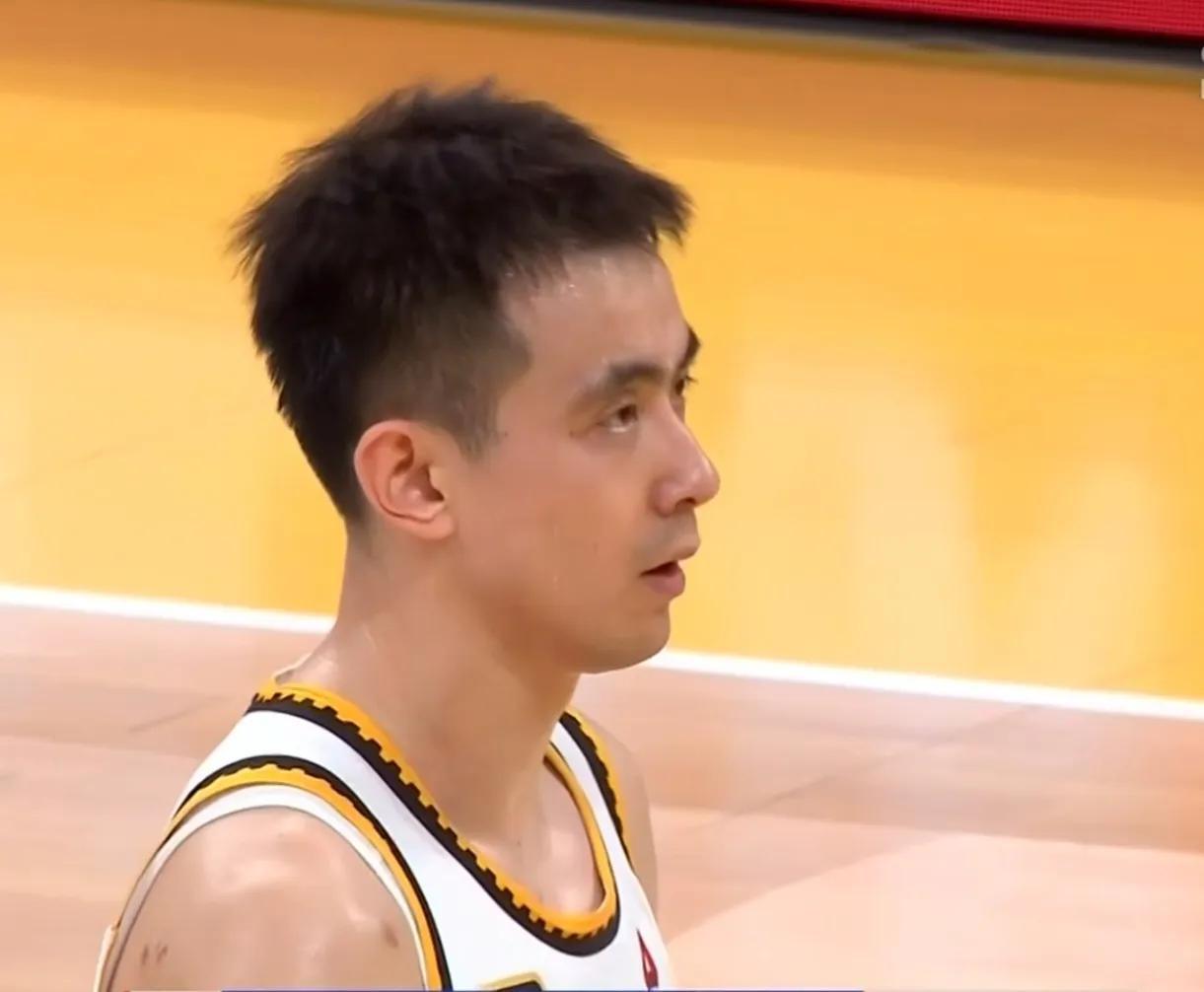 广东宏远不敌新疆开局两连败，郭艾伦状态回升仍无法改变局势