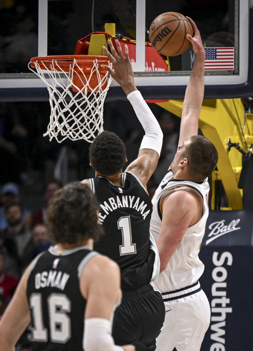 雄鹿惊险战胜凯尔特人，字母哥关键表现