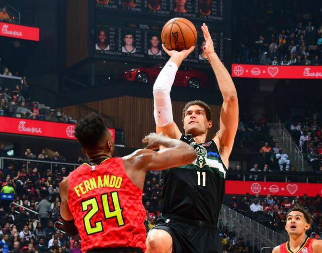 雄鹿大胜老鹰,轻松取得胜利 雄鹿大胜老鹰,轻松取得胜利