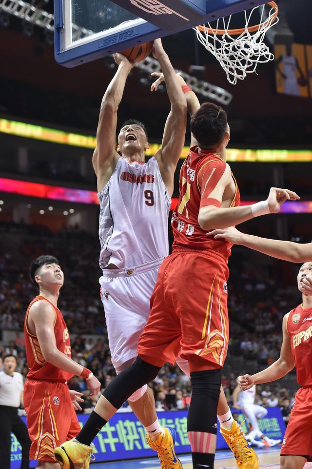 广东宏远胜深圳马可波罗拉塞尔30+8砍下关键球 广东宏远胜深圳马可波罗拉塞尔30+8砍下关键球